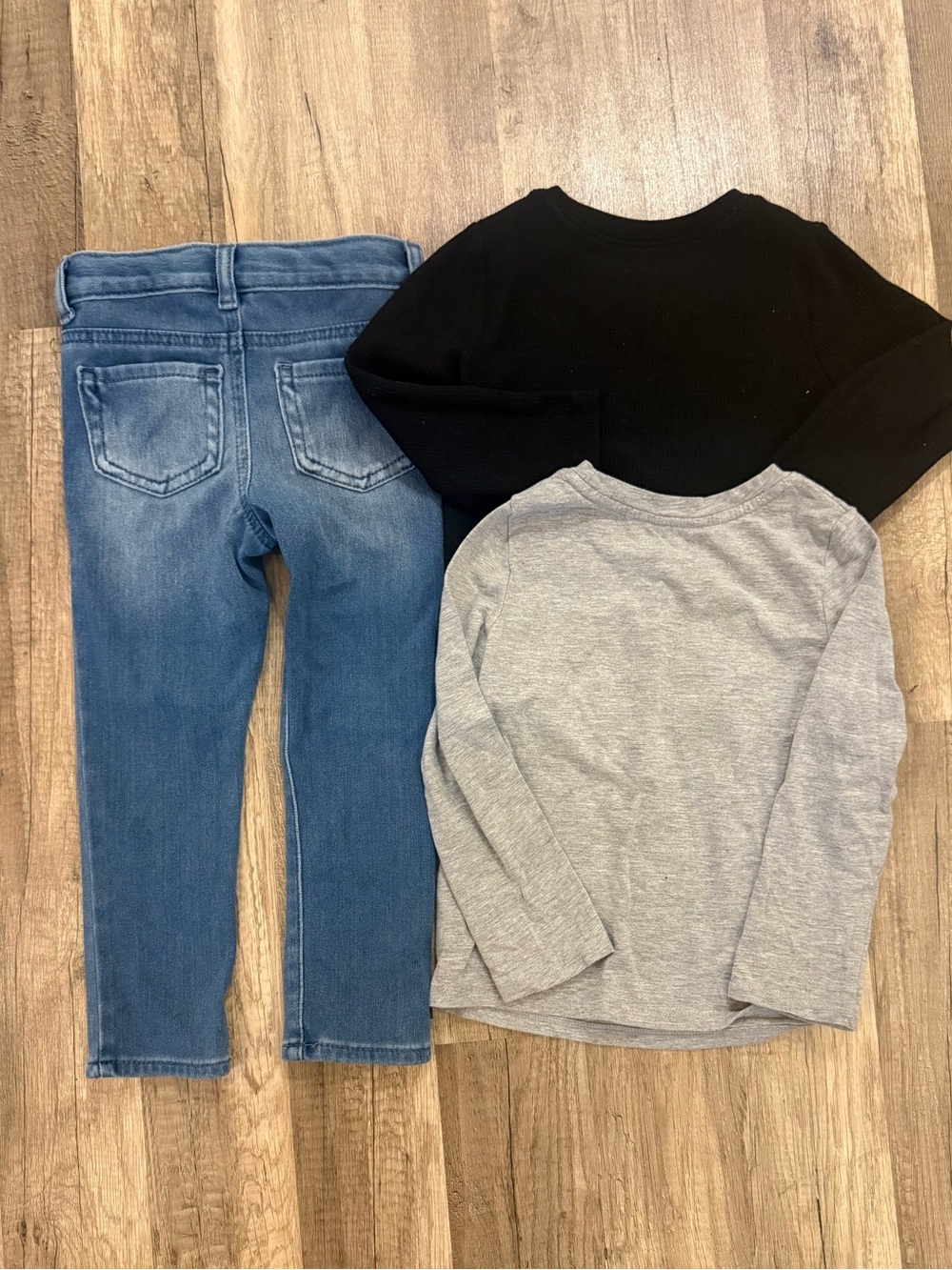 3T long sleeve shirt & jeans bundle - Picture 3 of 3